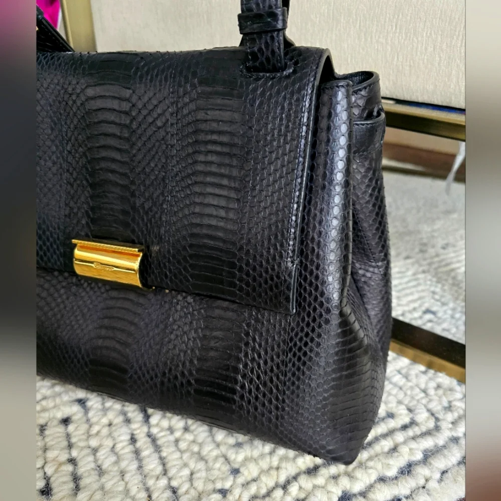 ๐ Salvatore Ferragamo Authentic Black Python Bag - Picture 3 of 15